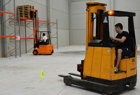  Counterbalance or Reach Fork Lift   Training plymouth devon, cornwall Plant and Machinery Training , Plymouth, Devon, Cornwall, First Aid Training, CPC Driver Training,Forklift Training